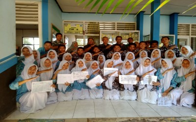 DUKCAPIL Kabupaten Jakarta Pusat MEMFASILITASI LAYANAN PEREKAMAN E-KTP DI SMKS PURUHITA SURABAYA